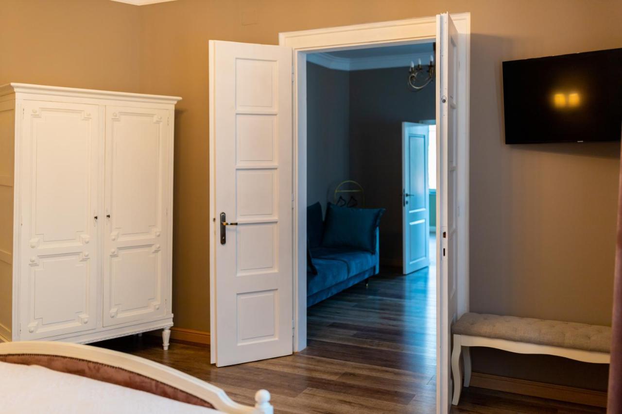 The Corner House Apartment Хунедоара Екстериор снимка